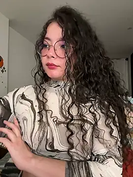 Snapshot of Antoniart_ chatting on March 16, 2025, 2:10 am Antoniart online show from March 16, 2025, 2:10 am