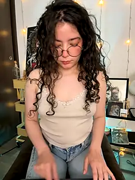 Snapshot of Antoniart_ chatting on September 9, 2025, 1:49 am Antoniart online show from September 9, 2025, 1:49 am