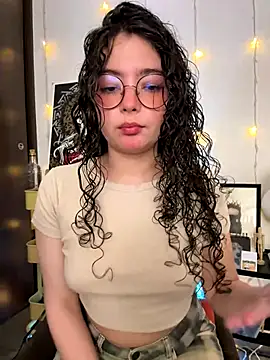 Snapshot of Antoniart_ chatting on September 11, 2025, 1:28 am Antoniart online show from September 11, 2025, 1:28 am