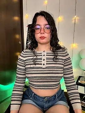 Snapshot of Antoniart_ chatting on October 8, 2025, 2:53 am Antoniart online show from October 8, 2025, 2:53 am