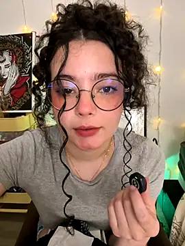 Snapshot of Antoniart_ chatting on October 20, 2025, 2:01 am Antoniart online show from October 20, 2025, 2:01 am