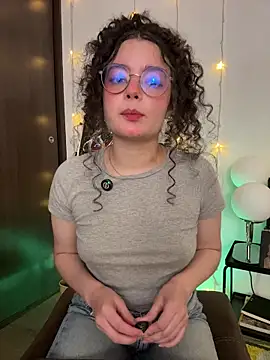 Snapshot of Antoniart_ chatting on October 31, 2025, 2:01 am Antoniart online show from October 31, 2025, 2:01 am