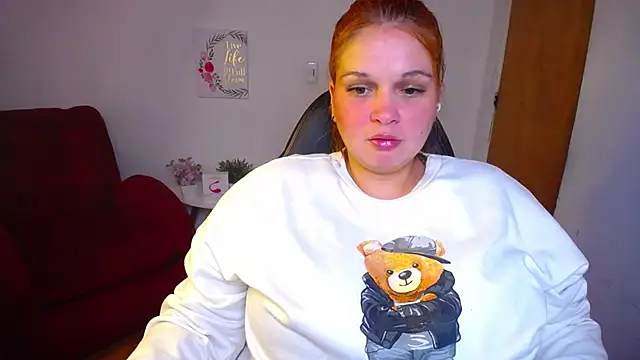 Snapshot of DanielaMendez chatting on February 6, 2025, 8:13 pm DanielaMendez online show from February 6, 2025, 8:13 pm