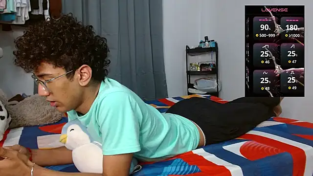 Snapshot of harrytwink18 chatting on February 5, 2026, 9:25 am harrytwink18 online show from February 5, 2026, 9:25 am