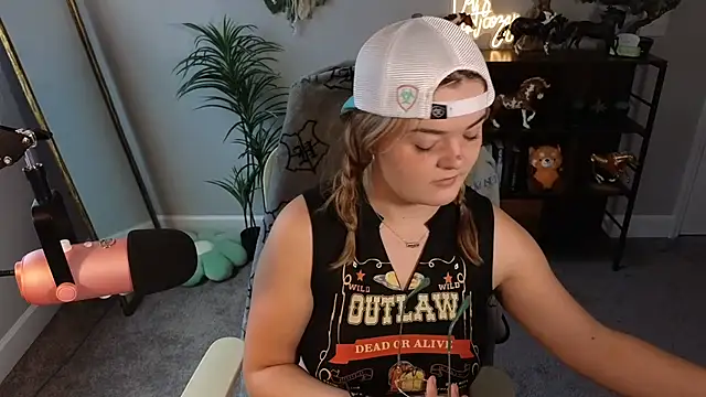 rodeobrii online show from November 23, 2025, 6:41 pm