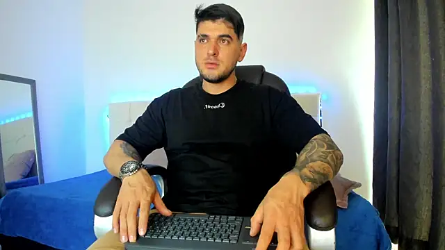 Teilor Creed online show from December 13, 2025, 8:25 pm