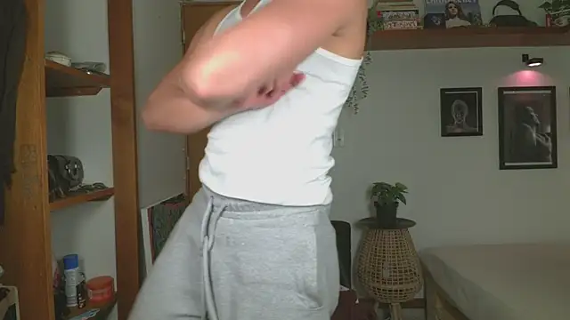 Snapshot of ArchiGoldd chatting on April 29, 2026, 8:37 pm ArchiGoldd online show from April 29, 2026, 8:37 pm