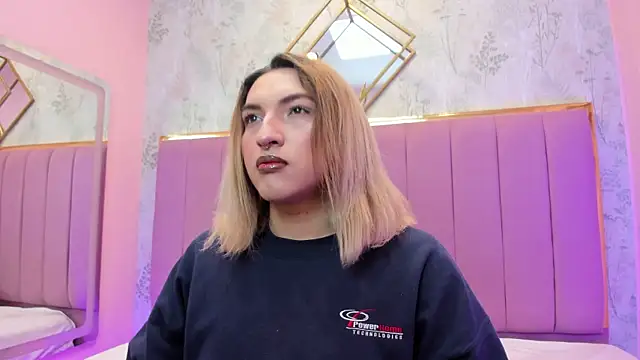 TomLondon  online show from November 30, 2025, 11:47 am