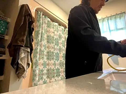 Snapshot of Lilsmokeshow017 chatting on October 19, 2025, 7:03 pm Lilsmokeshow017 online show from October 19, 2025, 7:03 pm