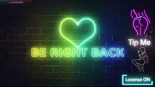 Snapshot of MrAndMrsCrook chatting on November 13, 2025, 3:22 pm MrAndMrsCrook online show from November 13, 2025, 3:22 pm