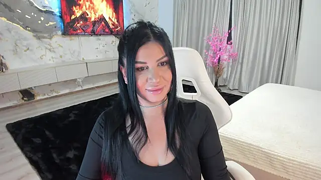 patriciakeys online show from November 13, 2025, 4:44 am