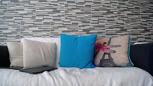 VioletaGomezCo online show from November 14, 2025, 2:38 pm