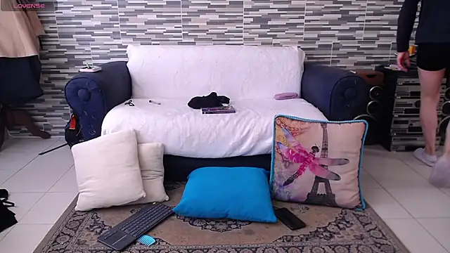 VioletaGomezCo online show from November 21, 2025, 2:16 pm