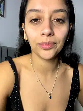 Snapshot of BrittanyDiaz chatting on October 8, 2025, 6:05 pm BrittanyDiaz online show from October 8, 2025, 6:05 pm