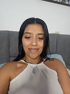 Snapshot of BrittanyDiaz chatting on October 28, 2025, 8:22 pm BrittanyDiaz online show from October 28, 2025, 8:22 pm