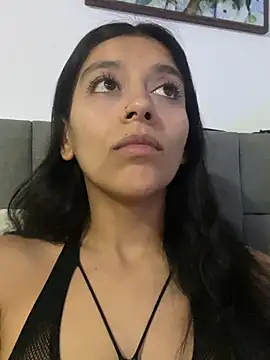 Snapshot of BrittanyDiaz chatting on July 27, 2026, 7:10 pm BrittanyDiaz online show from July 27, 2026, 7:10 pm