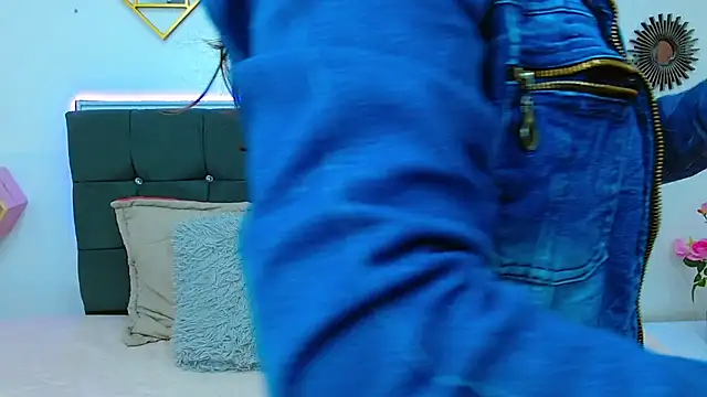 Snapshot of karlamorris_ chatting on February 22, 2025, 8:53 pm karlamorris online show from February 22, 2025, 8:53 pm