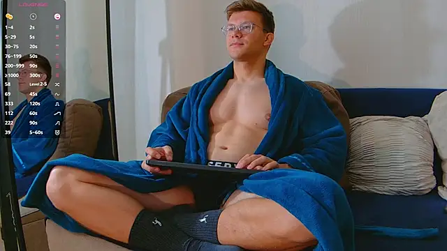 sweetbubble11 online show from October 1, 2025, 8:42 am