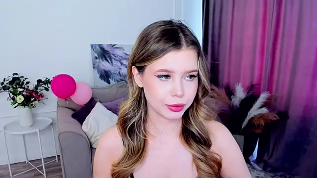 FollowLovee online show from September 19, 2025, 11:44 am