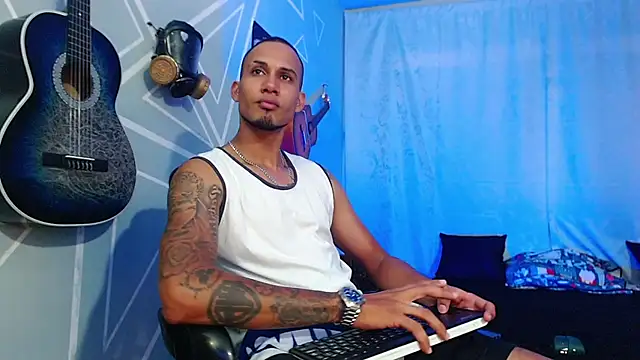 MagnusFrost online show from February 11, 2025, 9:46 pm