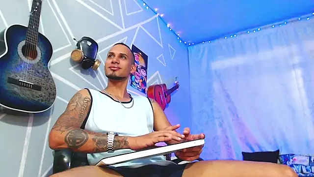 MagnusFrost online show from February 17, 2025, 7:42 pm