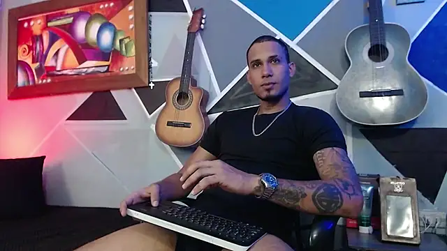 Snapshot of MagnusFrost chatting on February 19, 2026, 1:34 am MagnusFrost online show from February 19, 2026, 1:34 am