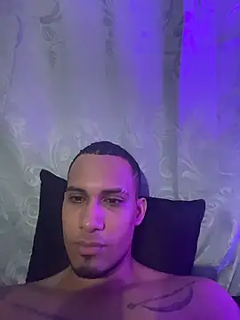 Snapshot of MagnusFrost chatting on February 26, 2026, 3:27 am MagnusFrost online show from February 26, 2026, 3:27 am