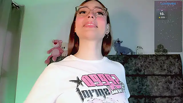 Snapshot of Valentina_Alba chatting on May 21, 2026, 6:37 pm Valentina Alba online show from May 21, 2026, 6:37 pm