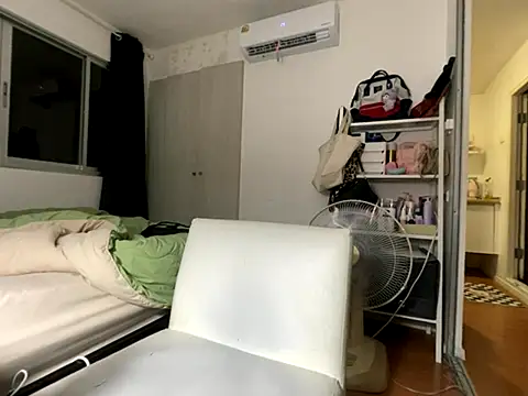 Snapshot of iamMalixxx chatting on September 20, 2025, 12:28 pm iamMalixxx online show from September 20, 2025, 12:28 pm