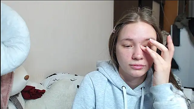 leila bambi  online show from December 24, 2024, 12:11 am