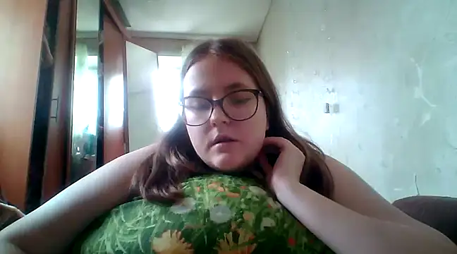 Snapshot of DesireMelissa chatting on February 19, 2025, 11:17 am DesireMelissa online show from February 19, 2025, 11:17 am