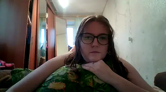 Snapshot of DesireMelissa chatting on February 19, 2025, 2:34 pm DesireMelissa online show from February 19, 2025, 2:34 pm