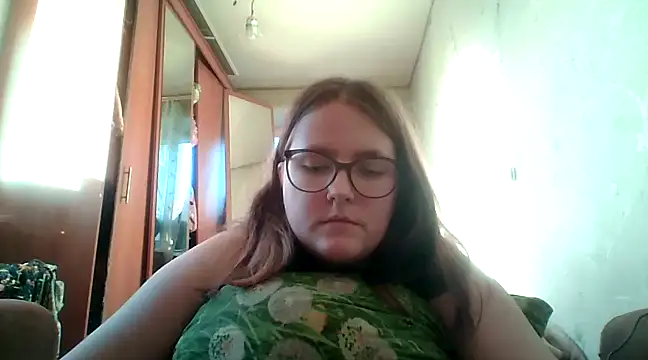 Snapshot of DesireMelissa chatting on February 24, 2025, 1:42 pm DesireMelissa online show from February 24, 2025, 1:42 pm