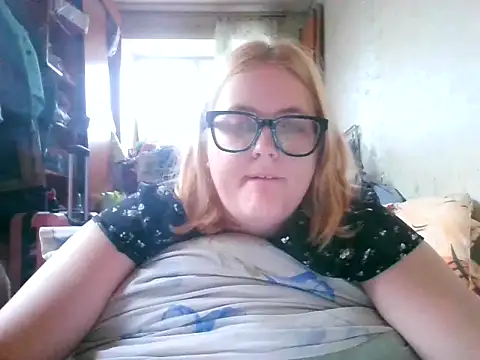 Snapshot of DesireMelissa chatting on October 10, 2025, 8:57 am DesireMelissa online show from October 10, 2025, 8:57 am