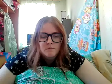 Snapshot of DesireMelissa chatting on June 27, 2026, 7:02 am DesireMelissa online show from June 27, 2026, 7:02 am