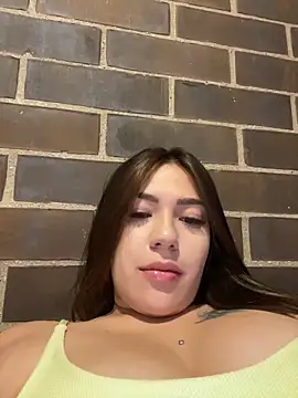 Snapshot of Latina_vanessa chatting on June 22, 2026, 11:46 pm Latina vanessa online show from June 22, 2026, 11:46 pm