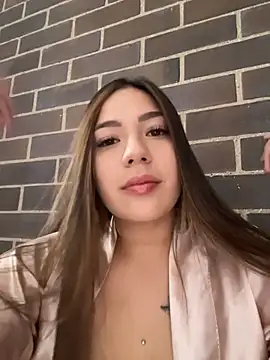 Snapshot of Latina_vanessa chatting on June 23, 2026, 5:00 pm Latina vanessa online show from June 23, 2026, 5:00 pm