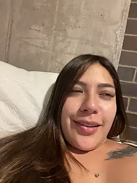 Snapshot of Latina_vanessa chatting on July 1, 2026, 3:41 am Latina vanessa online show from July 1, 2026, 3:41 am