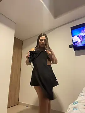 Snapshot of Latina_vanessa chatting on July 16, 2026, 3:23 am Latina vanessa online show from July 16, 2026, 3:23 am