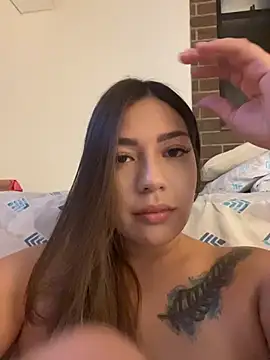 Snapshot of Latina_vanessa chatting on July 18, 2026, 1:10 am Latina vanessa online show from July 18, 2026, 1:10 am