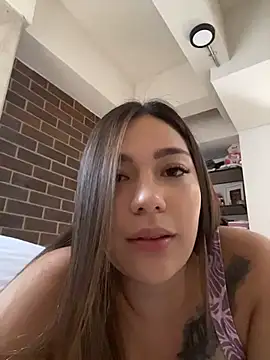 Snapshot of Latina_vanessa chatting on August 5, 2026, 10:23 pm Latina vanessa online show from August 5, 2026, 10:23 pm