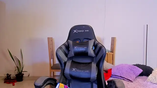 Amypond   online show from June 3, 2026, 3:39 pm