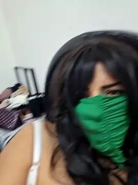 Snapshot of Rozittaa chatting on December 8, 2024, 11:14 am Rozittaa online show from December 8, 2024, 11:14 am