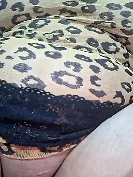 Snapshot of Rozittaa chatting on October 7, 2025, 4:37 pm Rozittaa online show from October 7, 2025, 4:37 pm