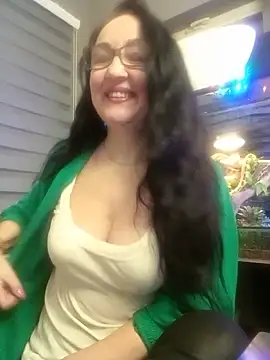 Snapshot of CamilleDesire chatting on December 8, 2024, 4:39 pm CamilleDesire online show from December 8, 2024, 4:39 pm