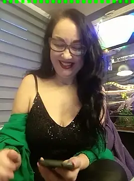 Snapshot of CamilleDesire chatting on February 14, 2025, 5:14 pm CamilleDesire online show from February 14, 2025, 5:14 pm