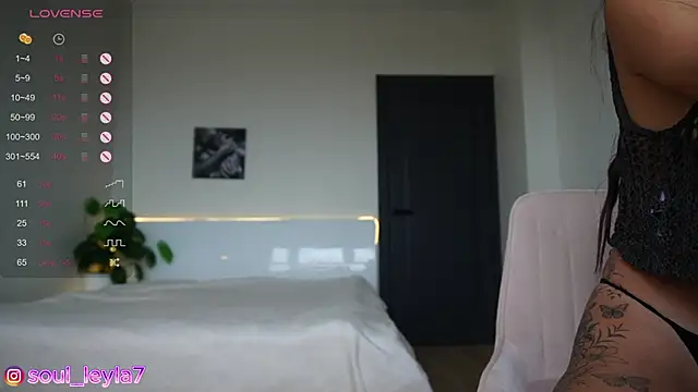 Snapshot of Sola_LI chatting on October 24, 2025, 3:14 am Sola LI online show from October 24, 2025, 3:14 am