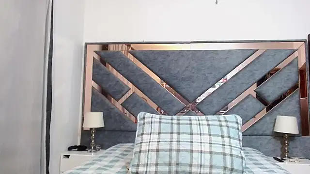 KarlaTesg online show from November 9, 2025, 10:02 am