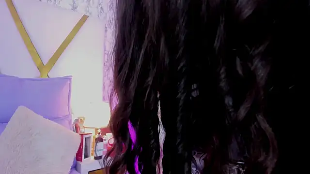 Snapshot of Athziry_ chatting on December 13, 2024, 10:23 pm Athziry online show from December 13, 2024, 10:23 pm