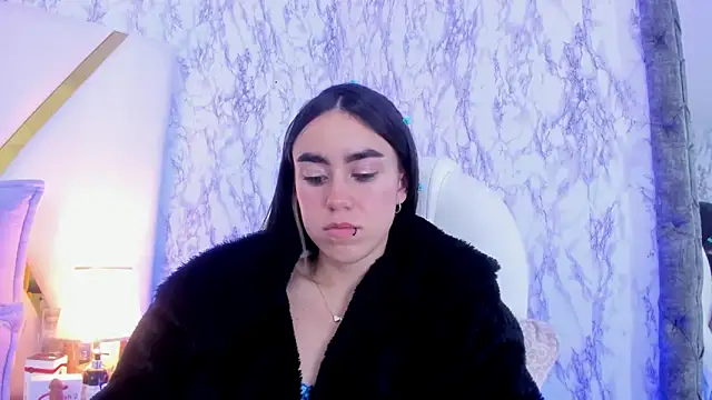 Snapshot of Athziry_ chatting on January 11, 2025, 12:12 am Athziry online show from January 11, 2025, 12:12 am